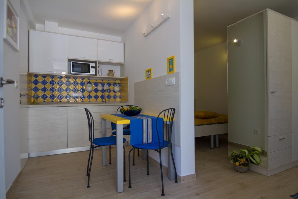 Apartments Sarc Rovinj Zimmer foto
